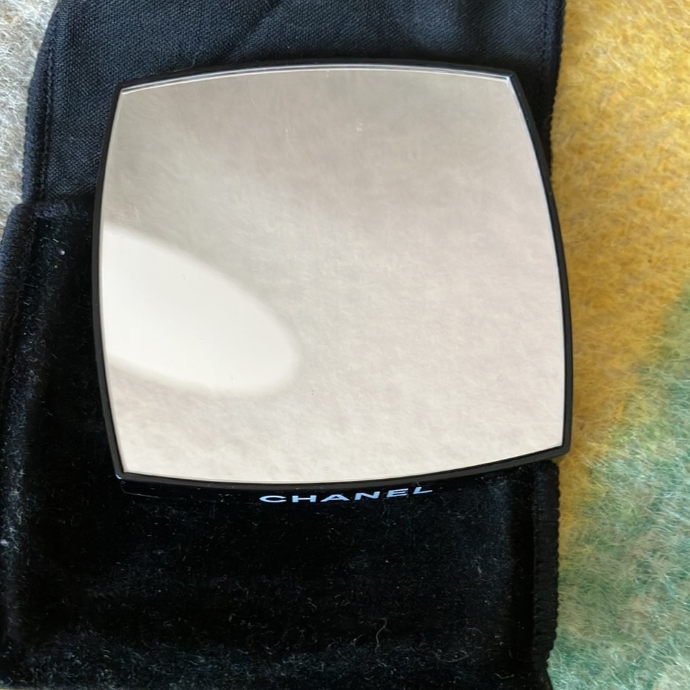 Chanel Compact Mirror - Picture 2 of 6